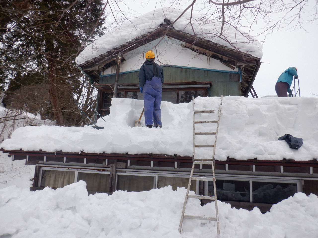 屋根雪除雪